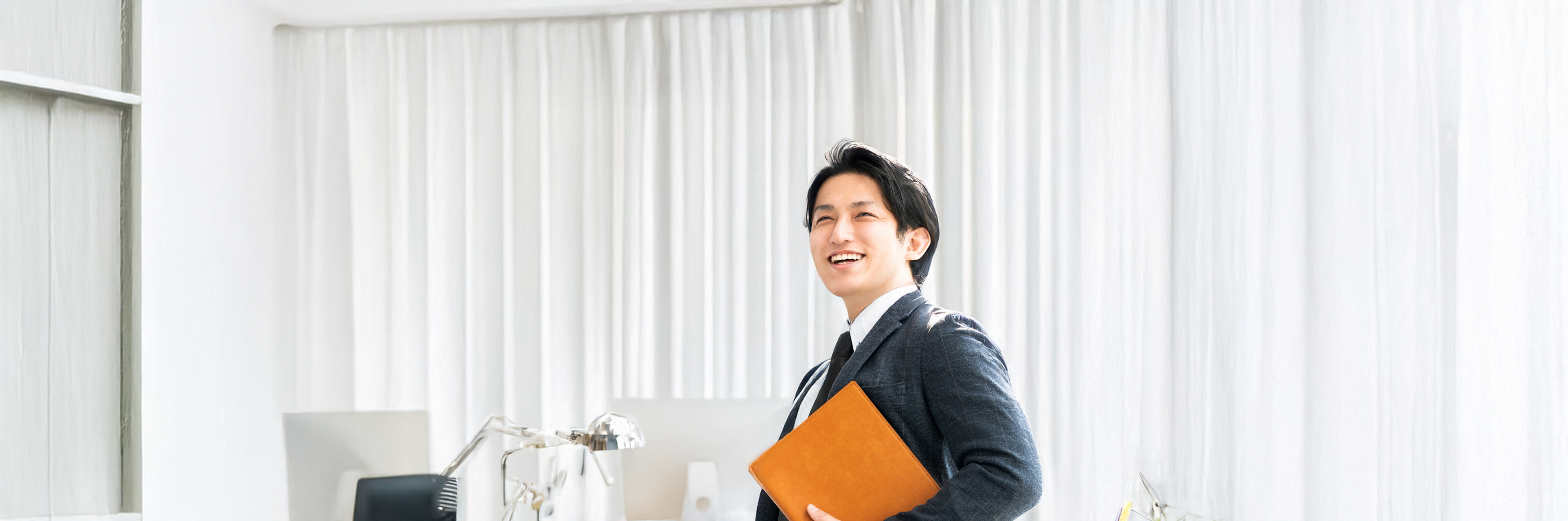 働く人の1日の仕事の流れ　佐園達哉税理士事務所