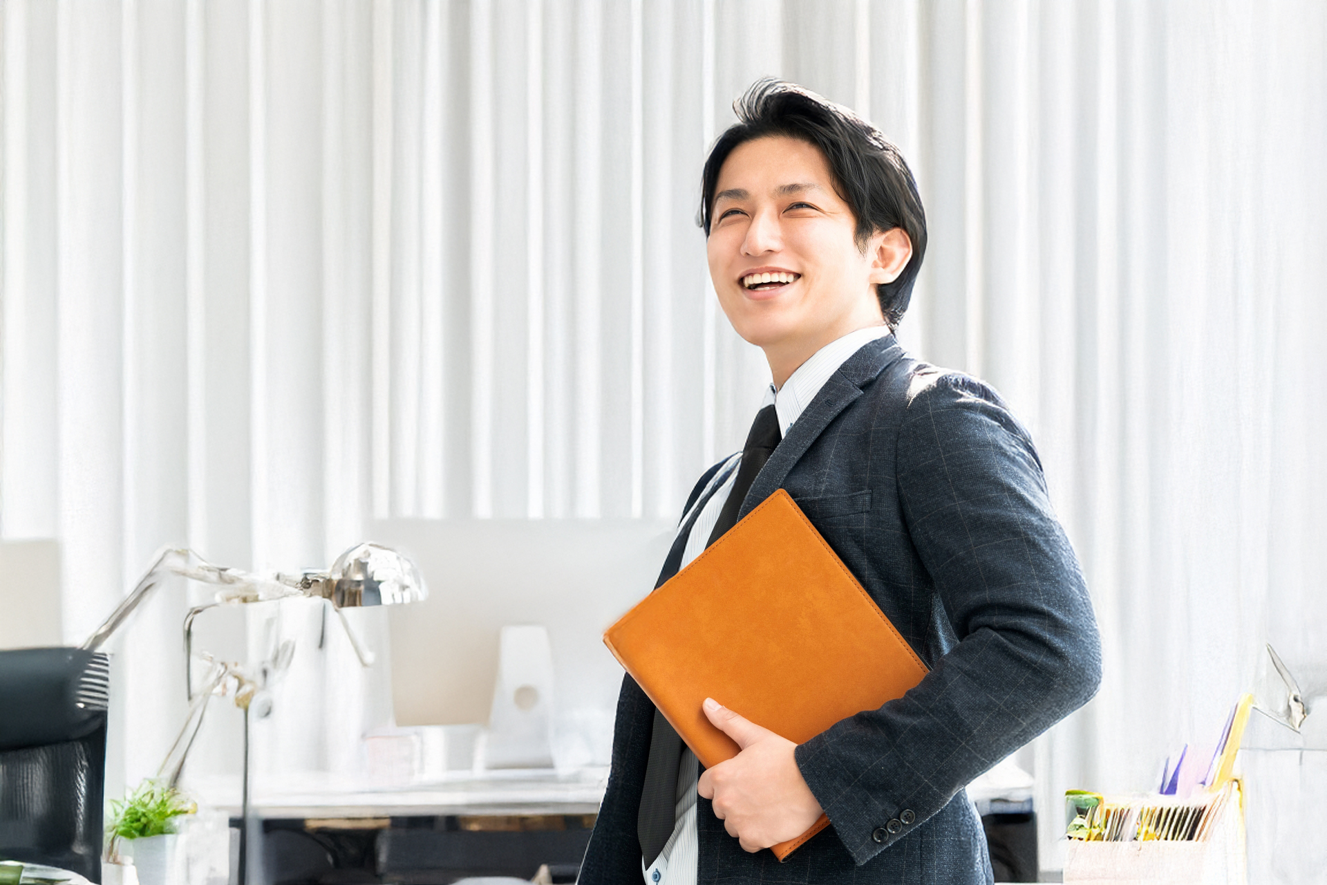 働く人の1日の仕事の流れ　佐園達哉税理士事務所